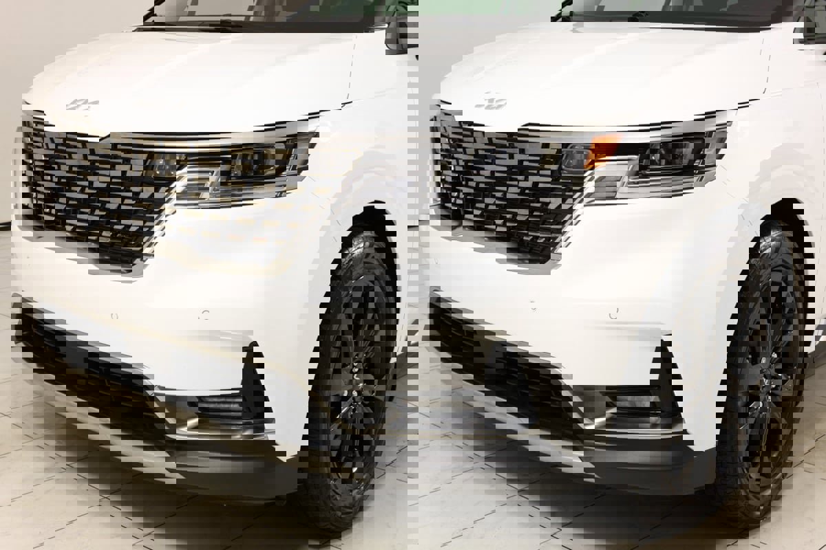 Used 2024 Kia Carnival SX Prestige image 48