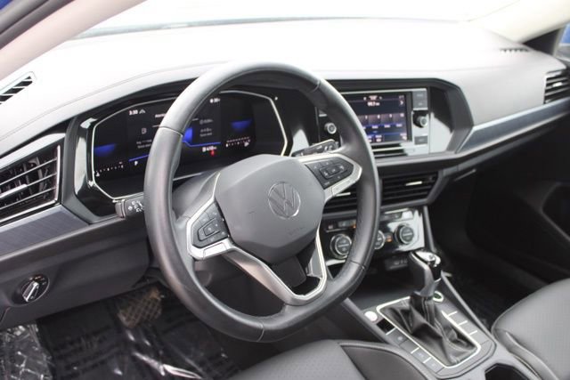 Used 2024 Volkswagen Jetta SE image 14