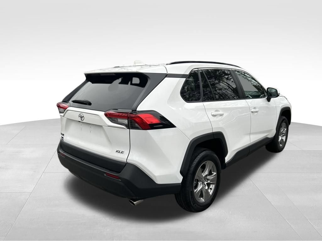 Used 2024 Toyota RAV4 XLE image 5