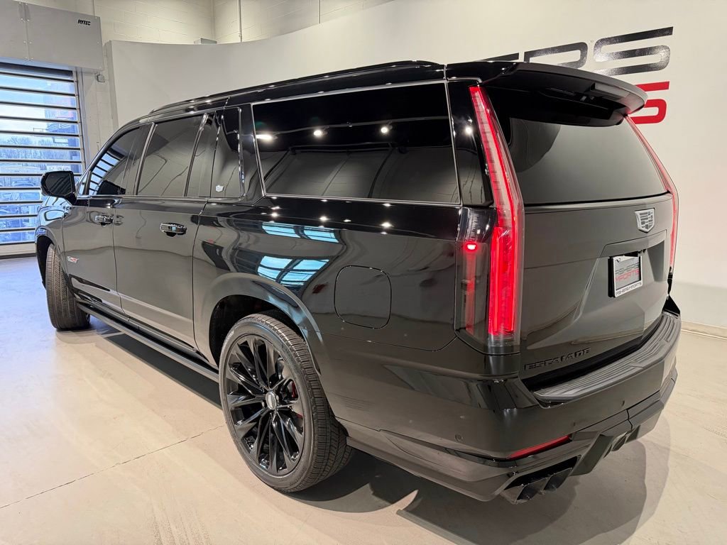 Used 2026 Cadillac Escalade ESV V image 8