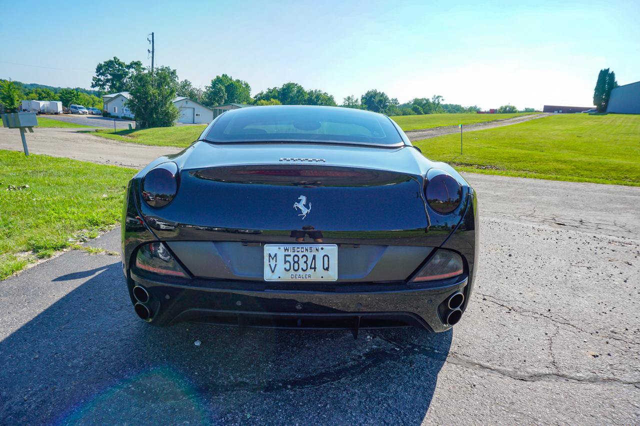 Used 2011 Ferrari California RWD image 5