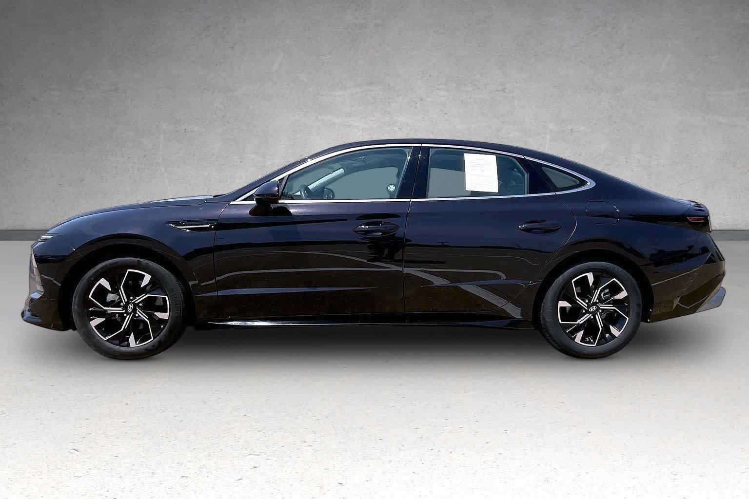 Used 2025 Hyundai Sonata SEL FWD image 3