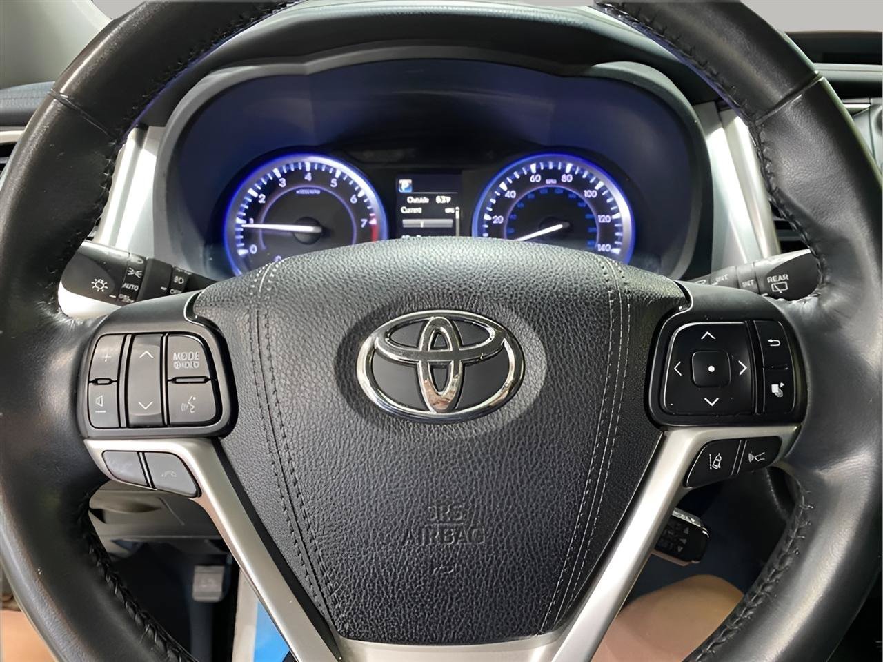 Used 2018 Toyota Highlander XLE AWD/4WD image 11