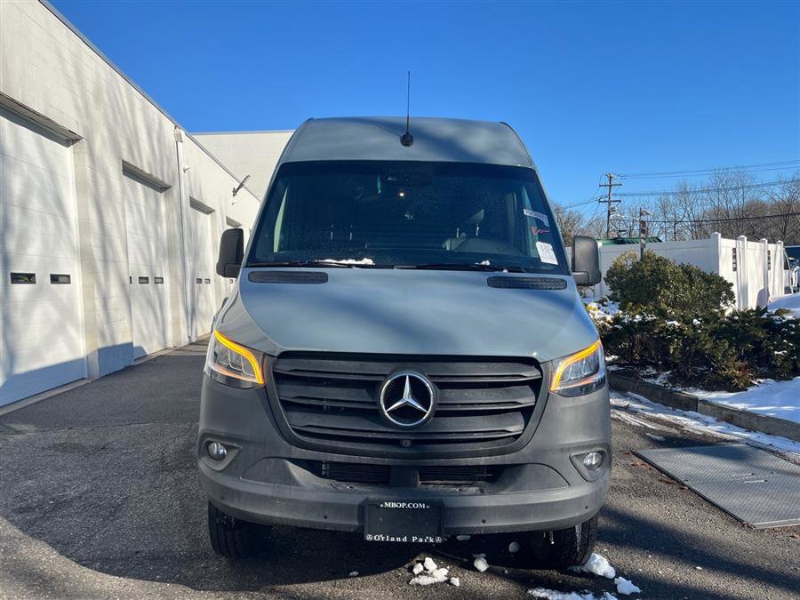 Used 2024 Mercedes-Benz Sprinter 2500 image 2