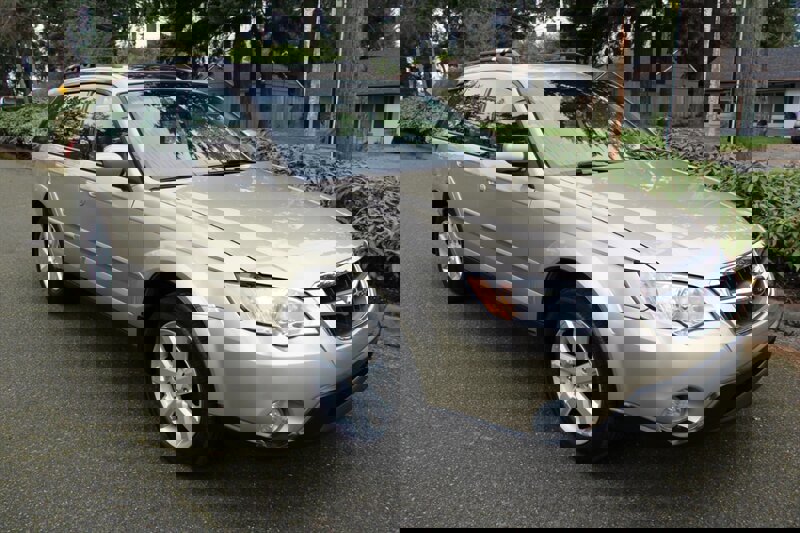 Used 2008 Subaru Outback 2.5i Limited image 2