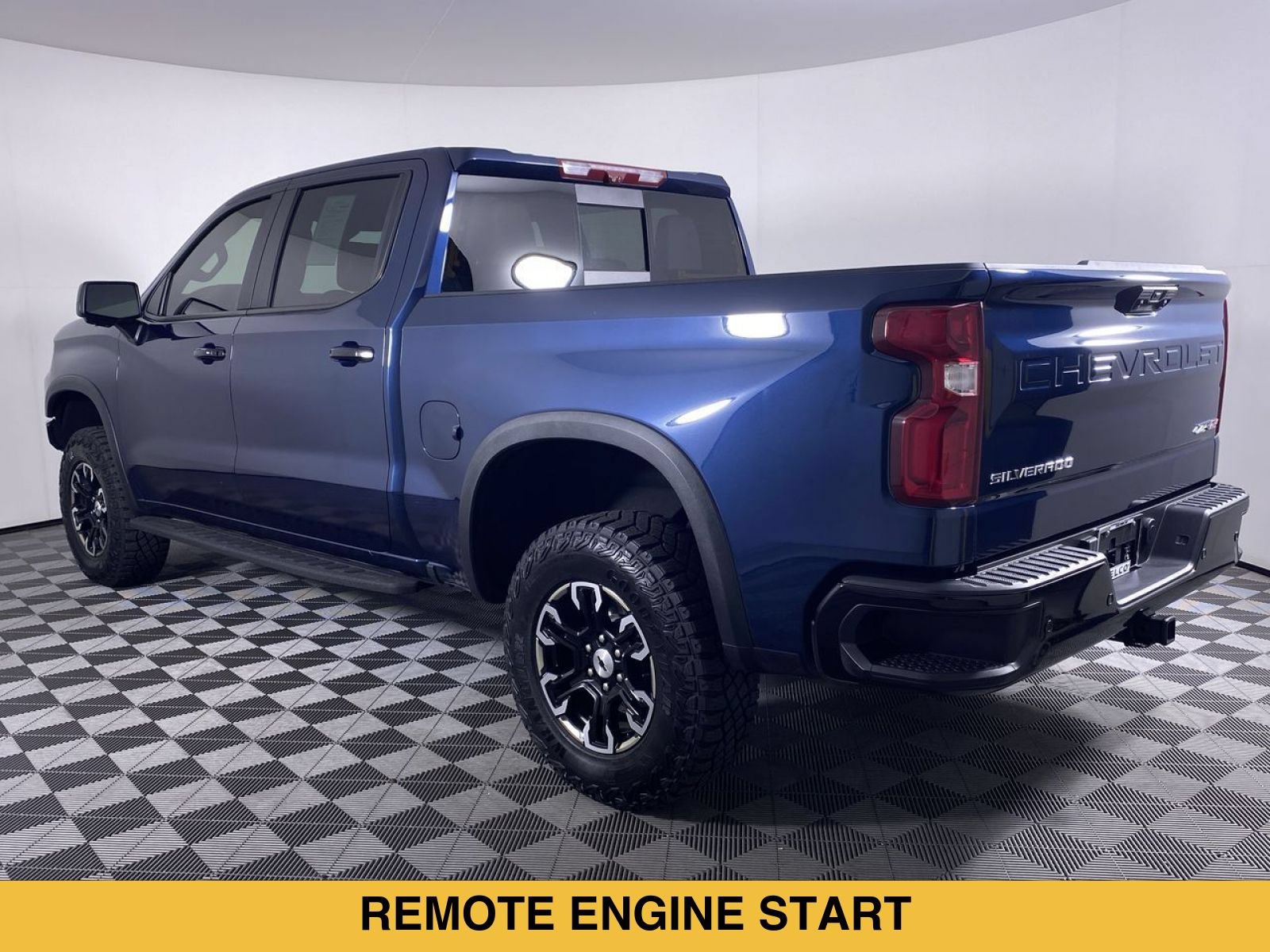 Certified 2022 Chevrolet Silverado 1500 ZR2 w/ Technology Package AWD/4WD image 20