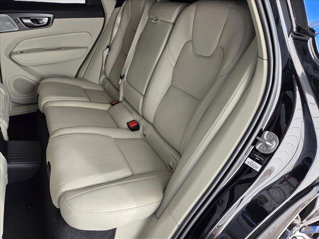 Used 2023 Volvo XC60 T8 Ultimate image 18