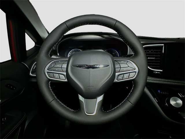 New 2026 Chrysler Pacifica Select image 7