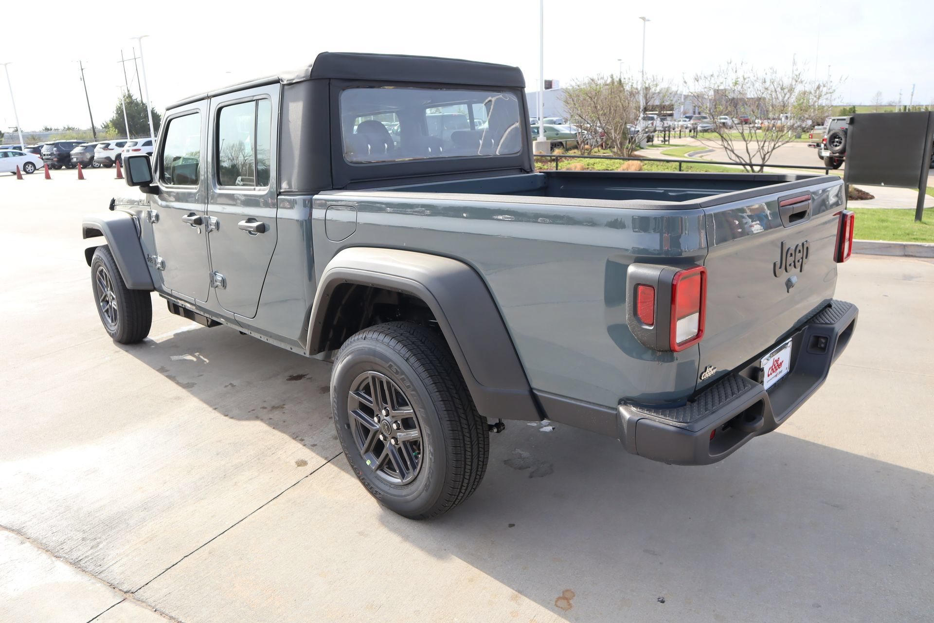 New 2026 Jeep Gladiator Sport AWD/4WD image 23
