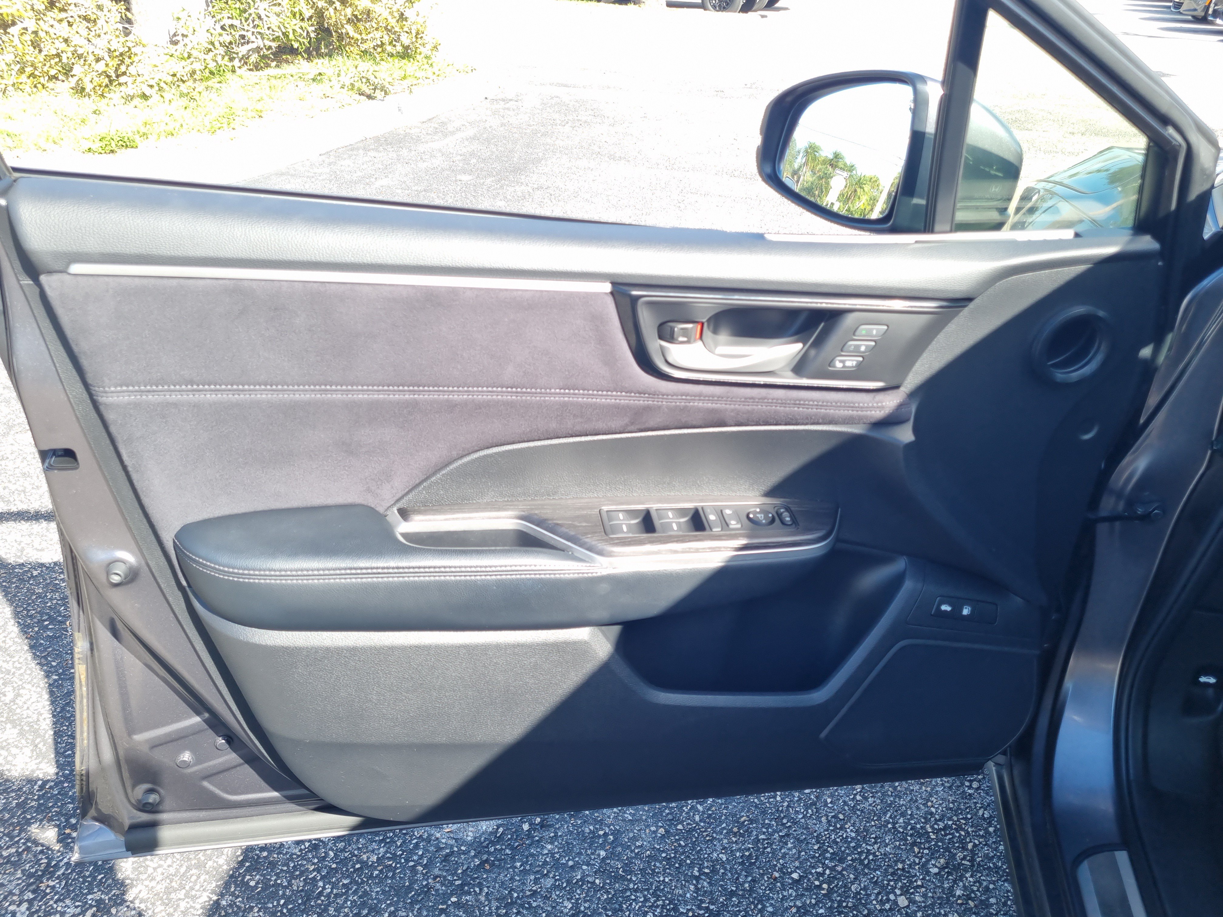 Used 2018 Honda Clarity Touring image 24