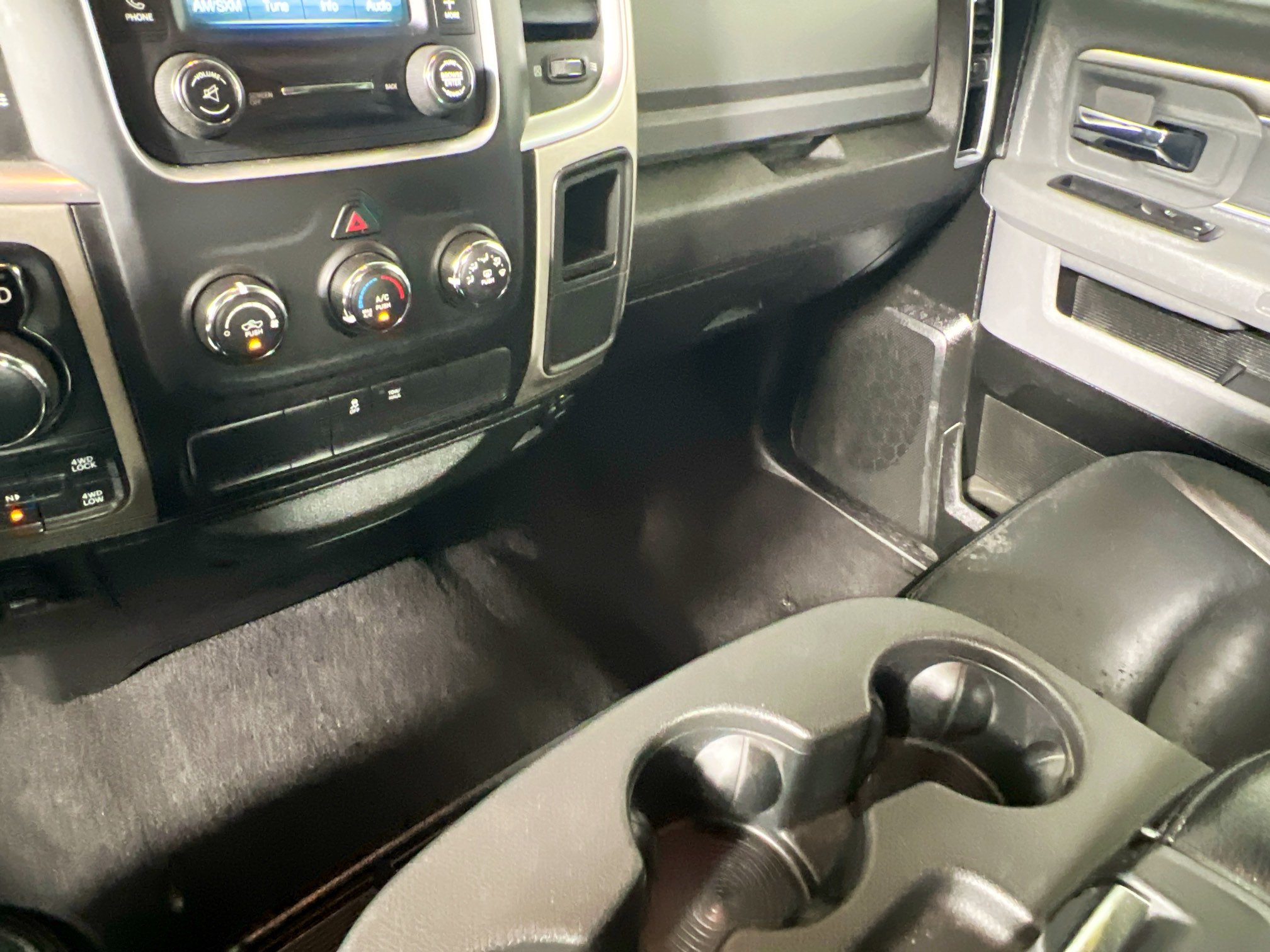 Used 2019 RAM 1500 Classic SLT AWD/4WD image 25