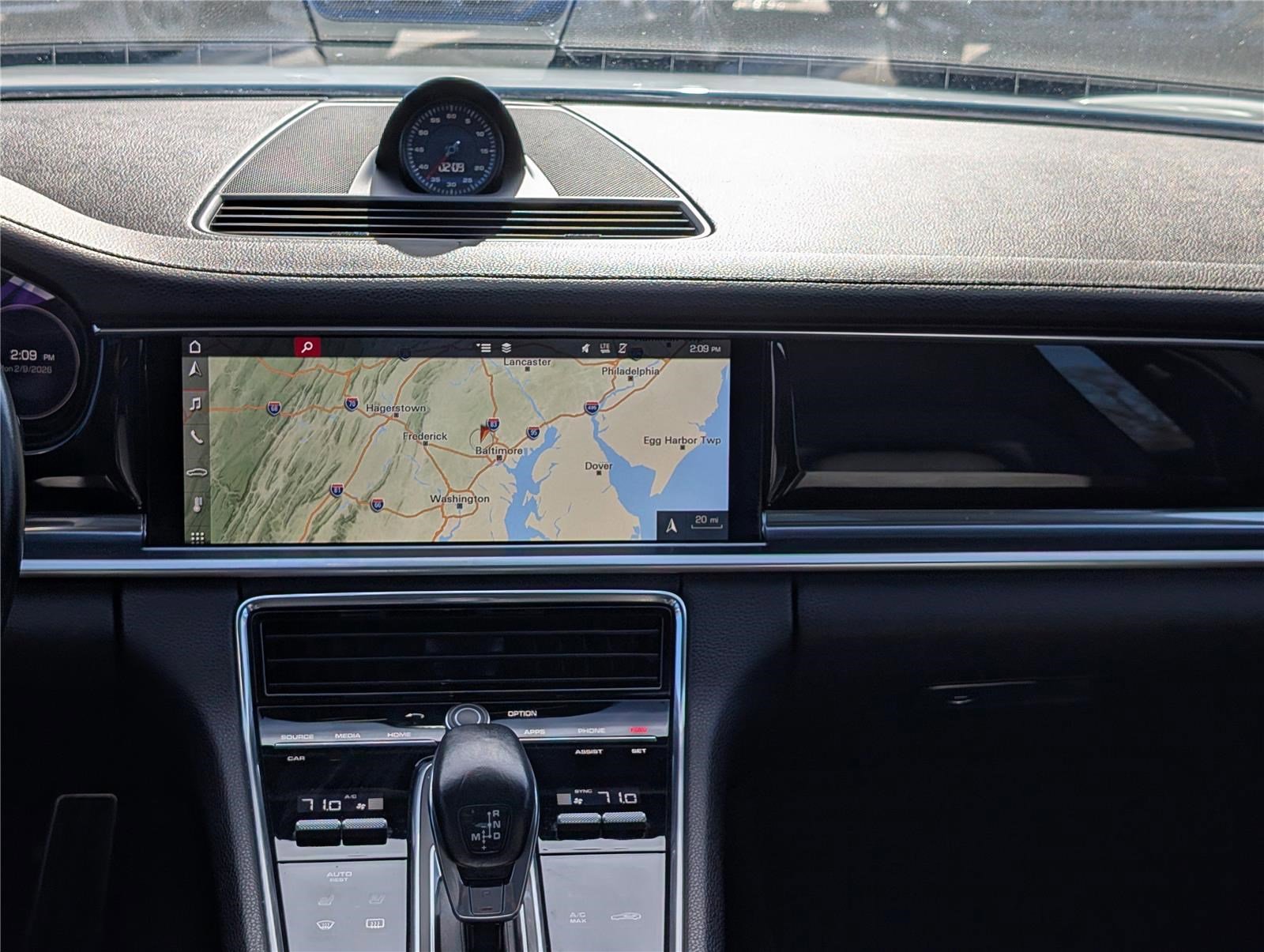 Used 2018 Porsche Panamera 4S image 18