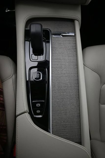 Used 2023 Volvo XC90 B6 Core w/ Climate Package image 10