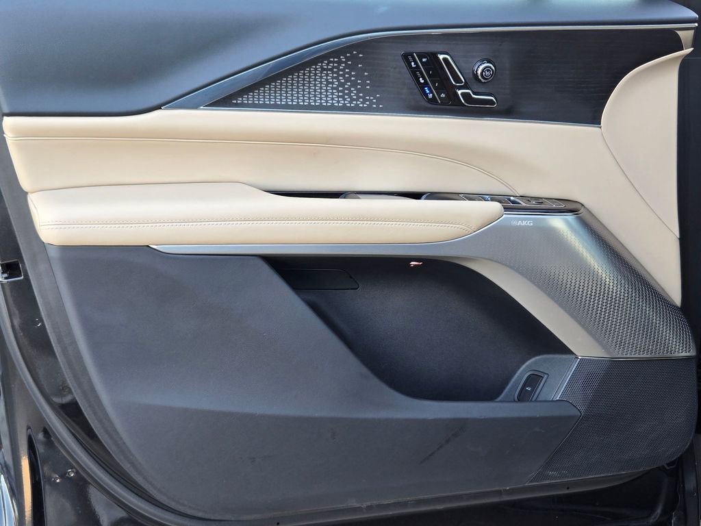 Certified 2024 Cadillac Lyriq Luxury w/ Nappa Leather Package image 26