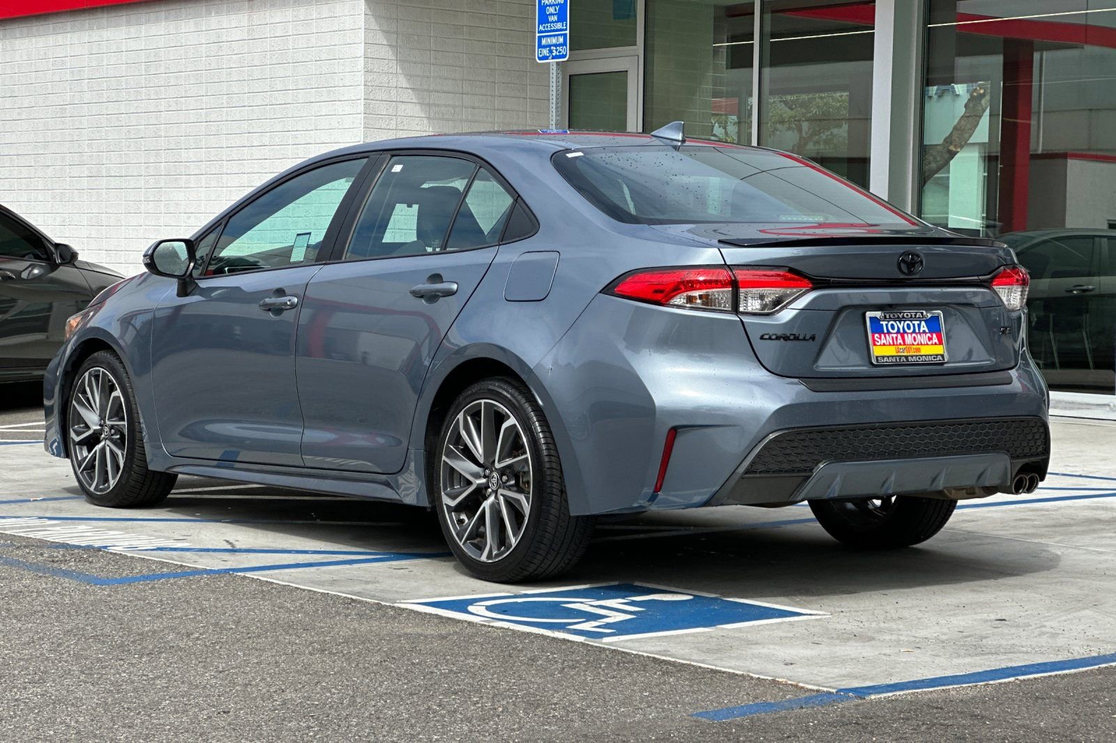 Used 2020 Toyota Corolla SE w/ Carpet Mat Package (TMS) FWD image 6