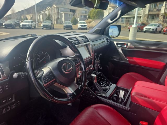 Used 2021 Lexus GX 460 Luxury w/ Off Road Package AWD/4WD image 12