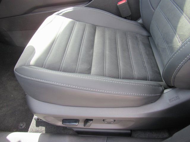 New 2025 Mitsubishi Outlander SE image 14