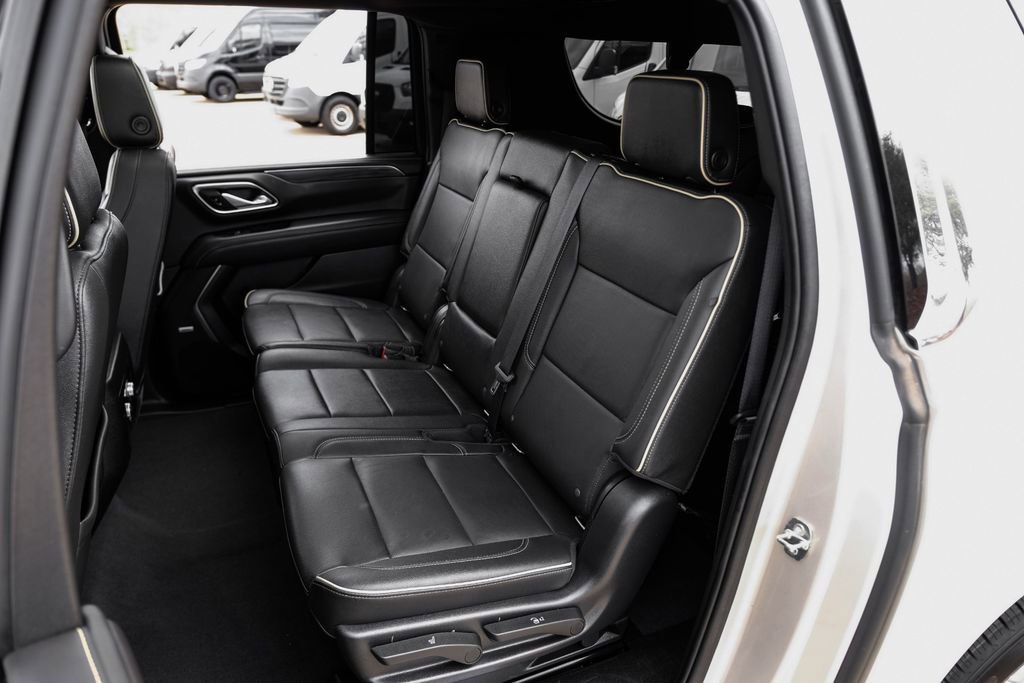 Used 2021 GMC Yukon XL SLT w/ SLT Premium Package image 38