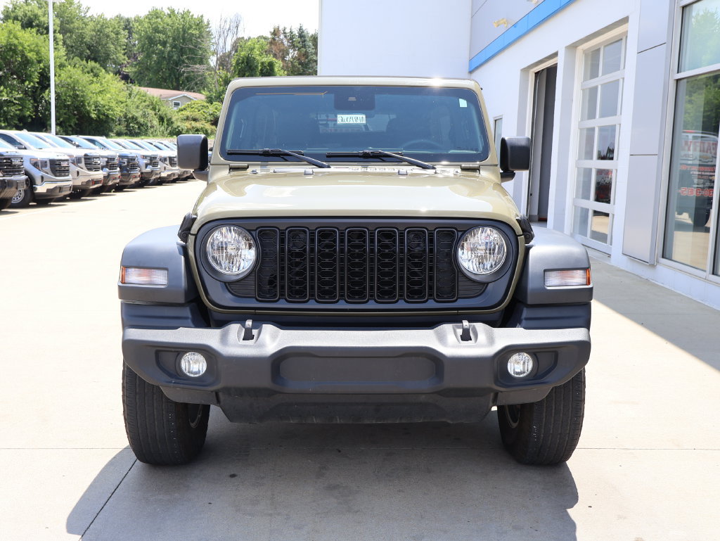Used 2025 Jeep Wrangler Unlimited Sport AWD/4WD image 5