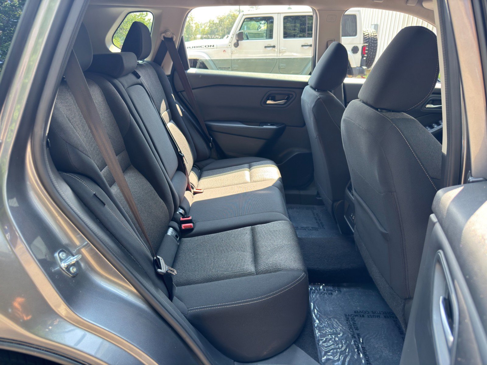 Used 2025 Nissan Rogue SV FWD image 33