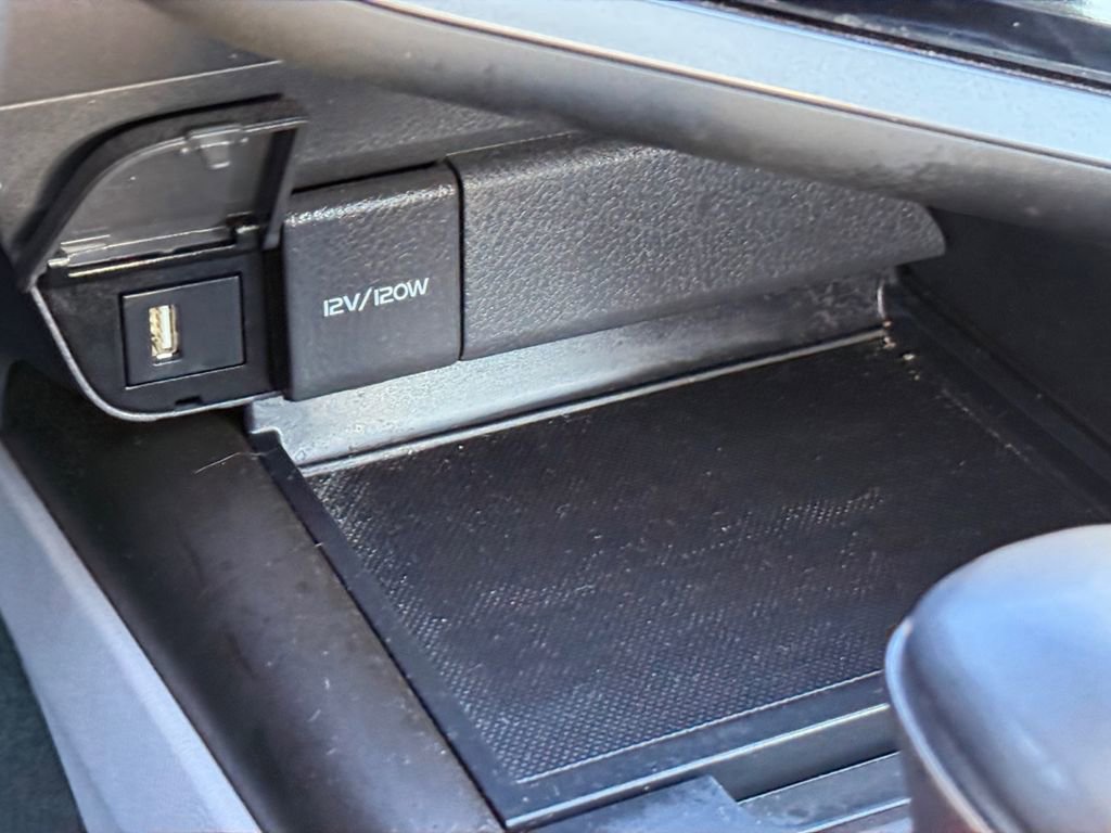 Used 2021 Toyota Camry SE w/ Cold Weather Package image 33