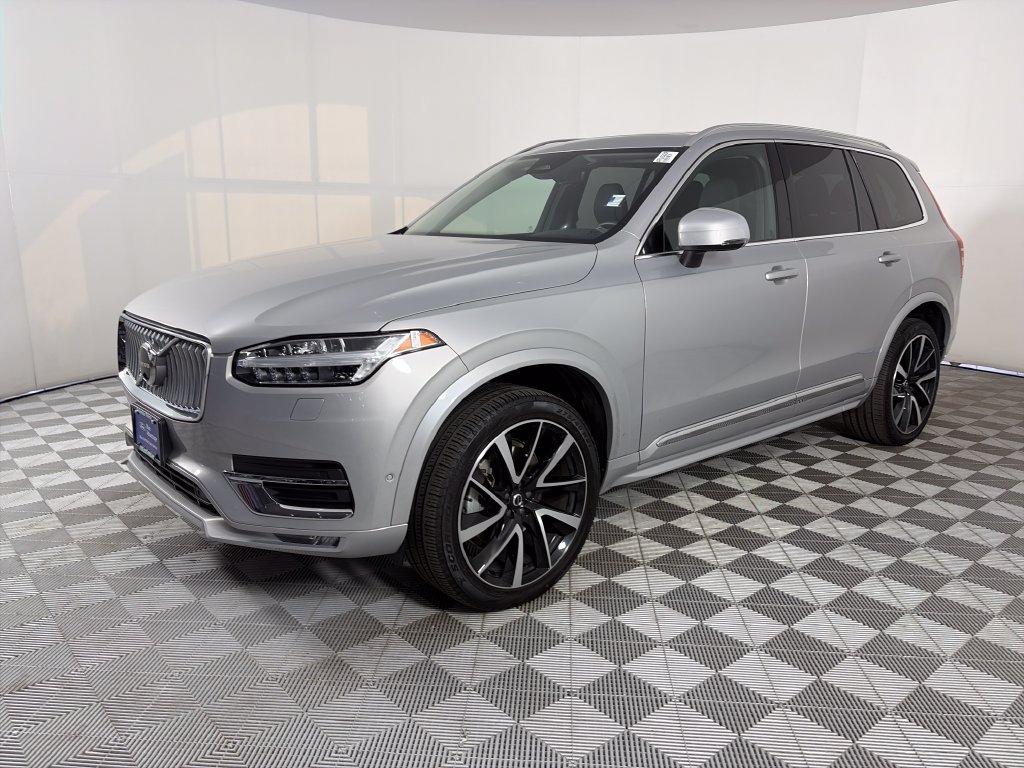 Used 2024 Volvo XC90 B5 Plus AWD/4WD image 3