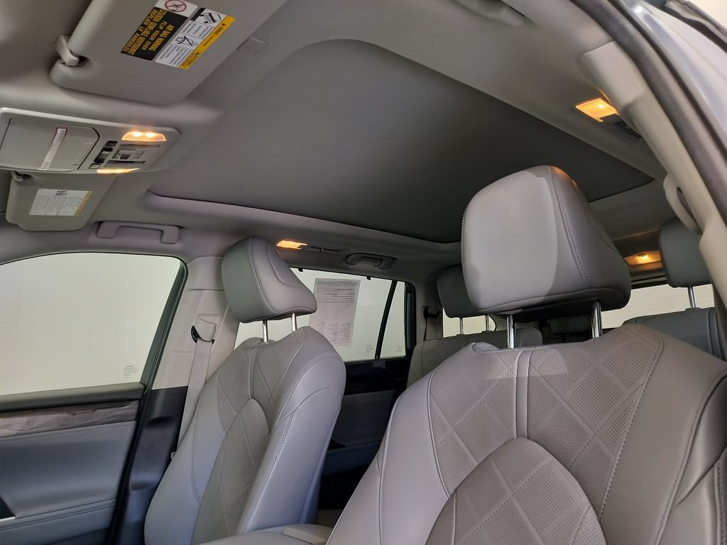 Used 2021 Toyota Highlander Platinum FWD image 10