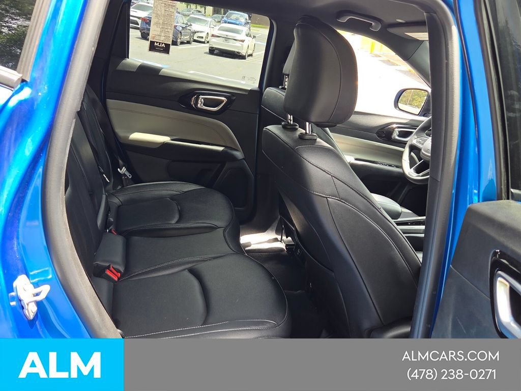 Used 2025 Jeep Compass Limited AWD/4WD image 18