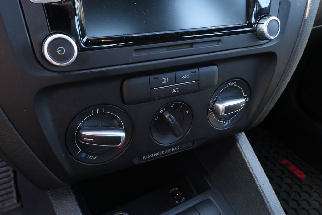 Used 2013 Volkswagen Jetta GLI image 22