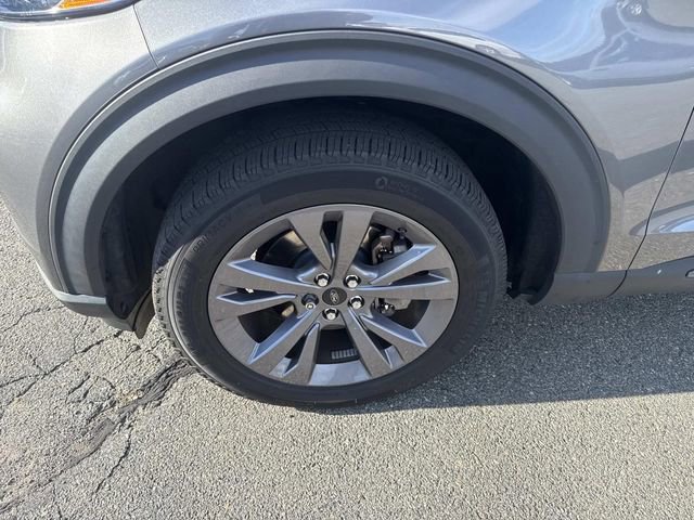 Certified 2022 Ford Explorer XLT w/ Equipment Group 202A image 16