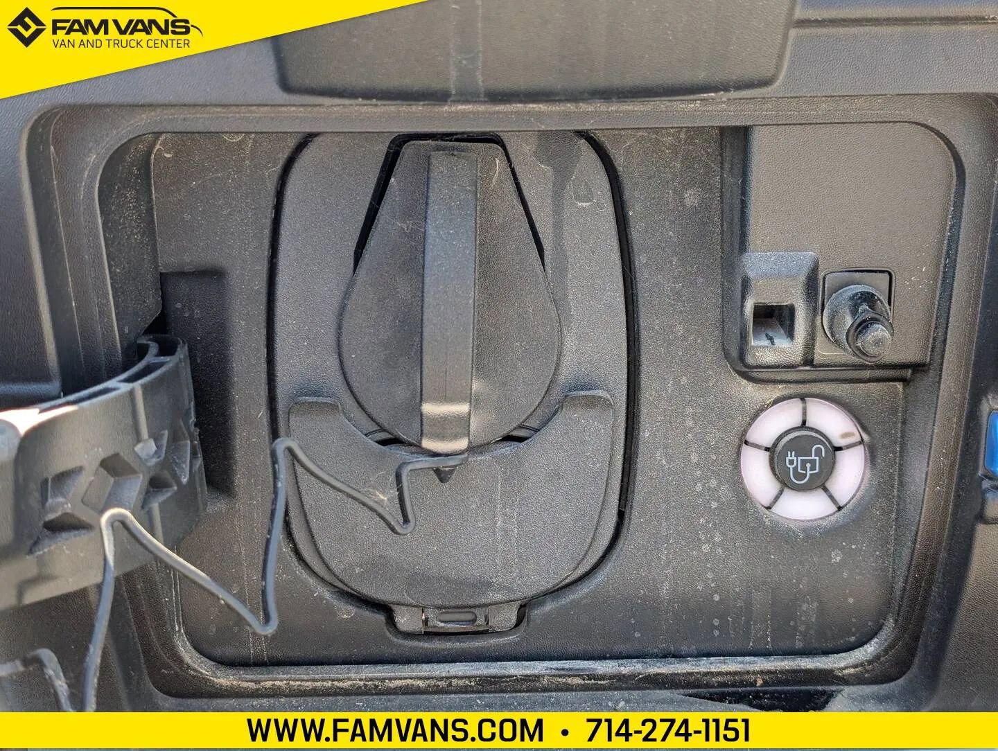 Used 2023 Ford E-Transit Medium Roof RWD image 4