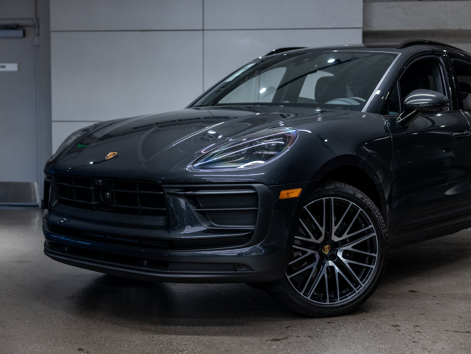 Certified 2026 Porsche Macan AWD/4WD image 21