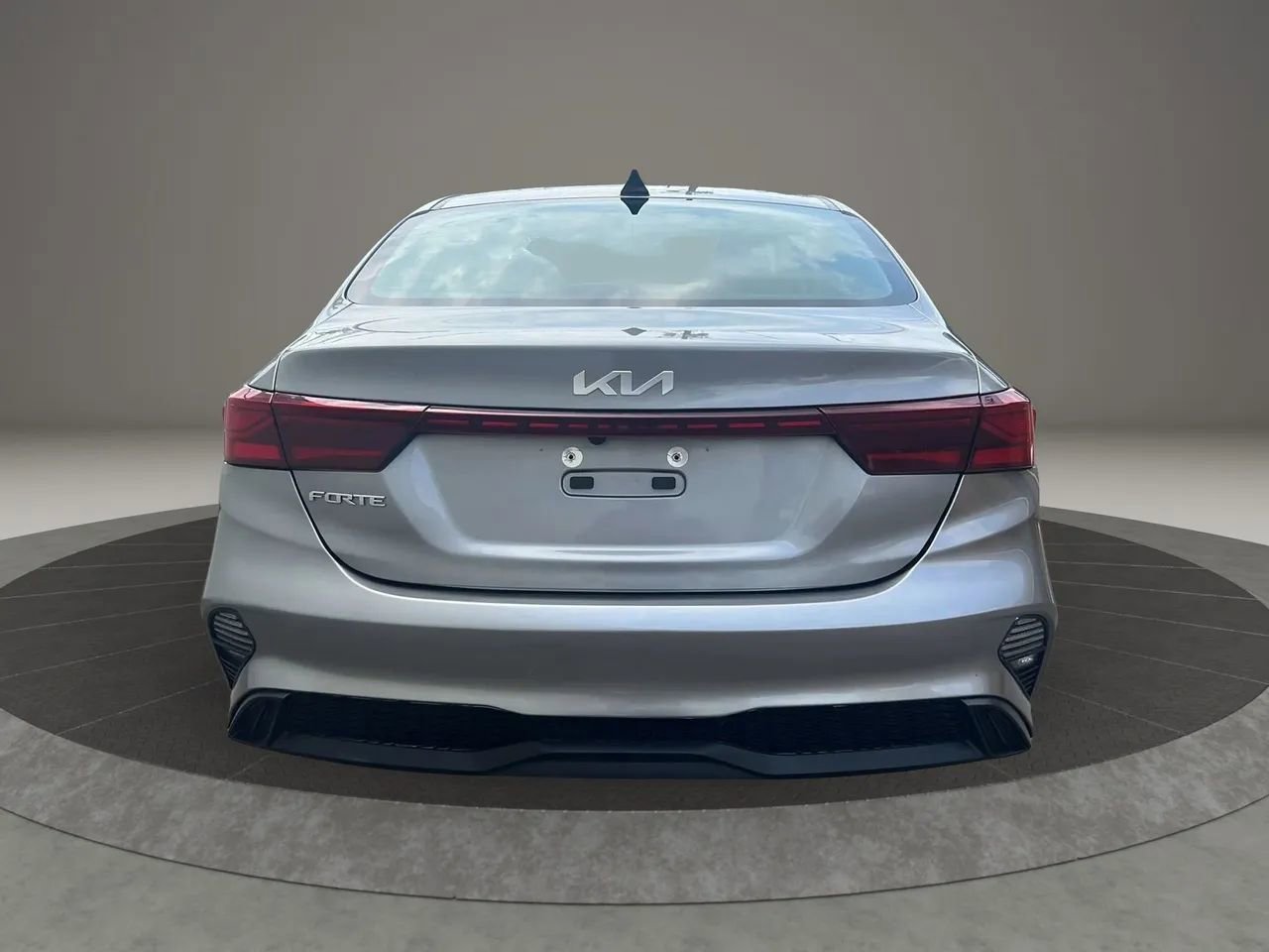 Used 2023 Kia Forte LXS image 6