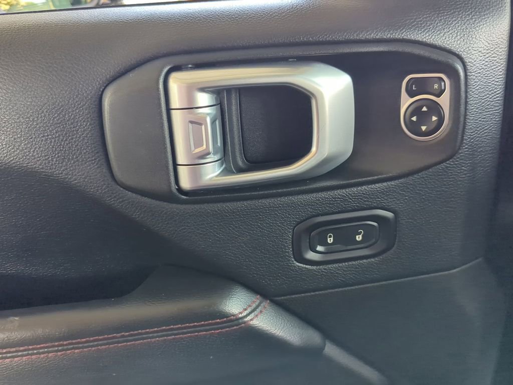 Used 2018 Jeep Wrangler Unlimited Rubicon image 14