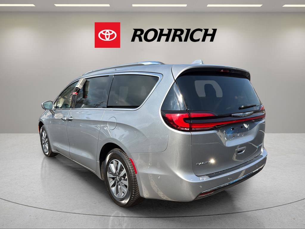 Used 2021 Chrysler Pacifica Touring-L image 8