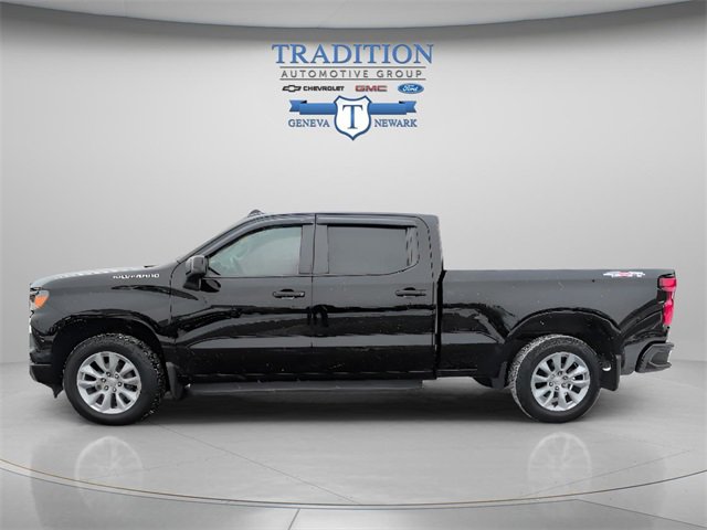 Used 2022 Chevrolet Silverado 1500 Custom image 2