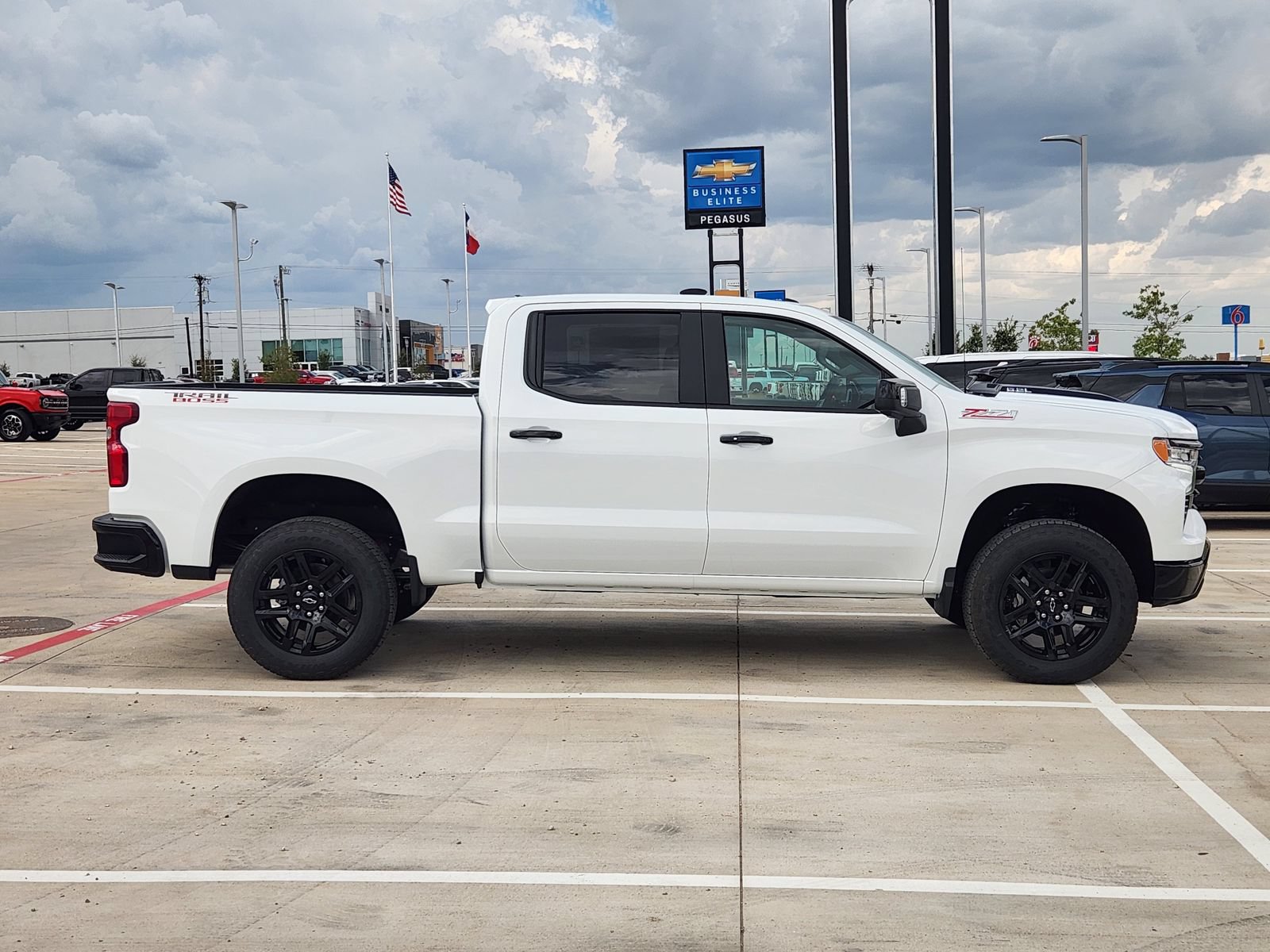 New 2026 Chevrolet Silverado 1500 LT Trail Boss w/ LT Trail Boss Premium Package AWD/4WD image 7