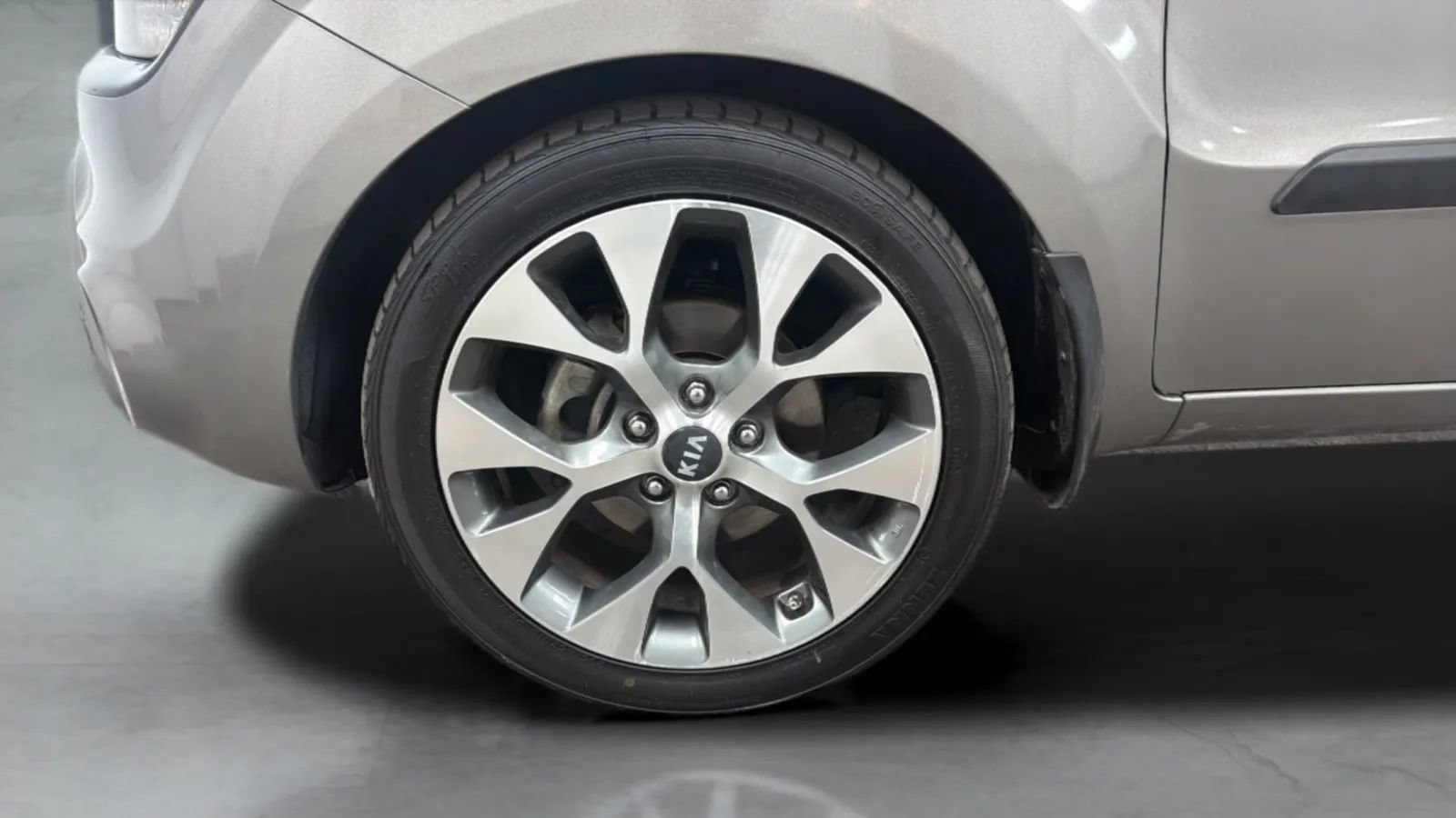 Used 2013 Kia Soul ! w/ Premium Pkg FWD image 27