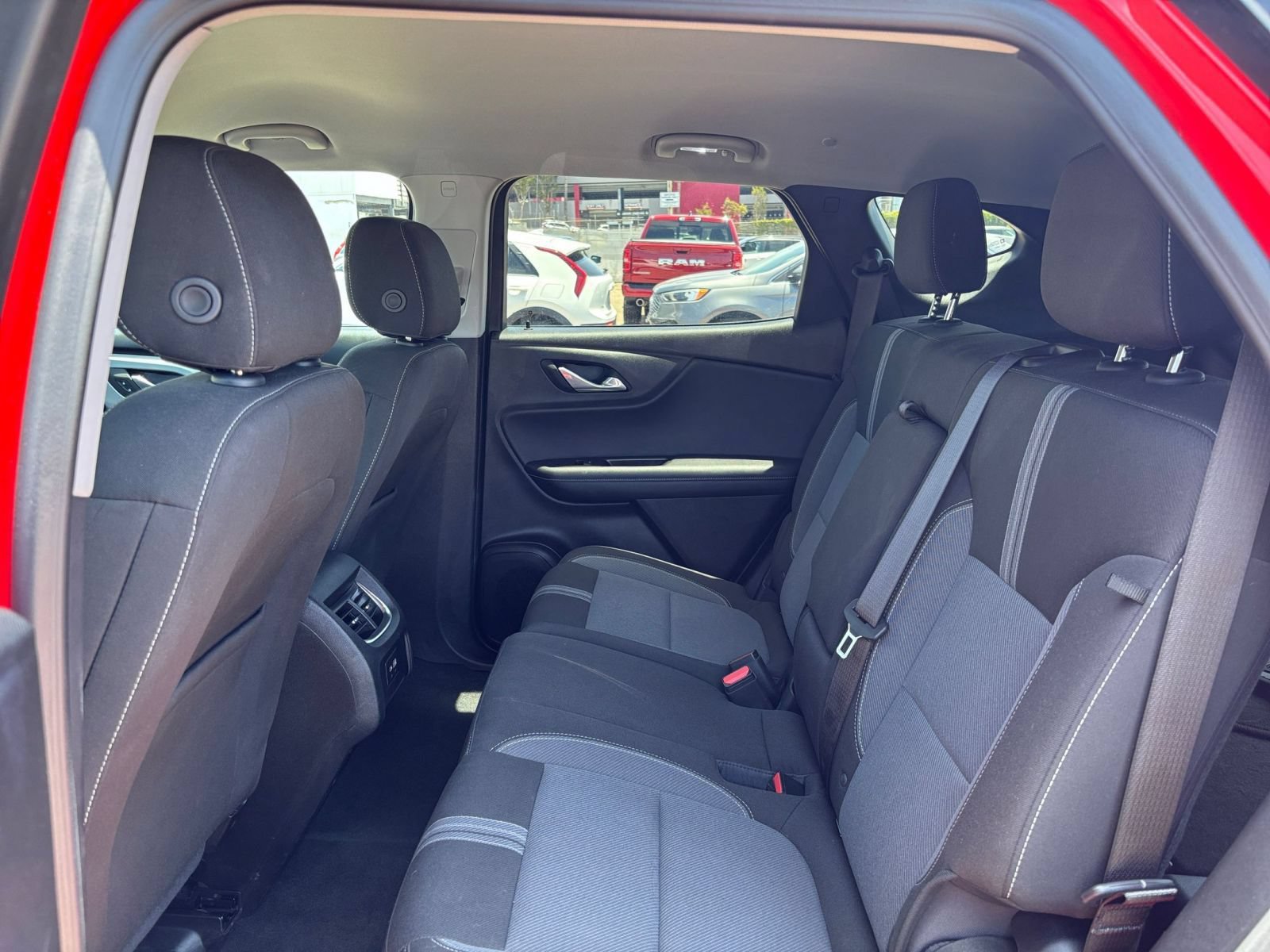 Used 2025 Chevrolet Blazer LT FWD image 26