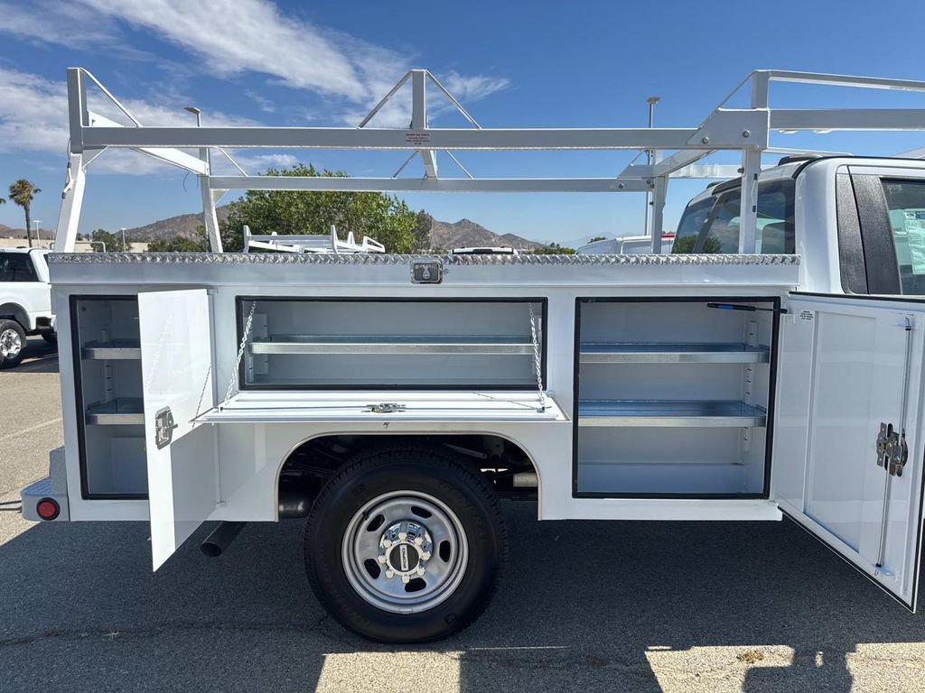 New 2025 Ford F350 XL w/ XL Chrome Package image 18