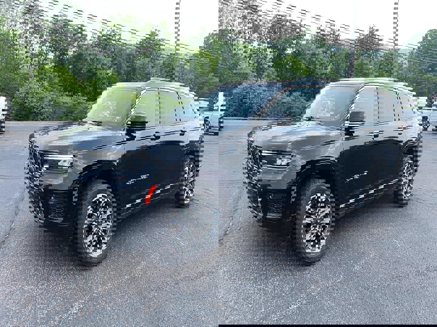 Used 2021 Jeep Grand Cherokee L Overland w/ Luxury Tech Group IV image 4