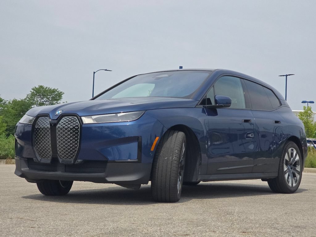 Used 2022 BMW iX xDrive50 w/ Convenience Package AWD/4WD image 13