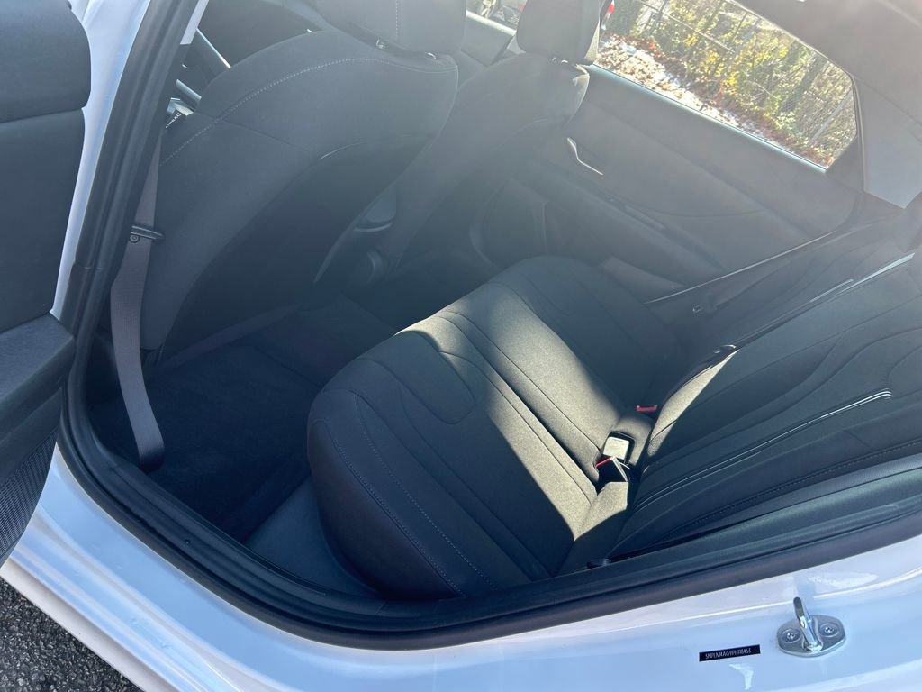 Used 2023 Hyundai Elantra SEL FWD image 25