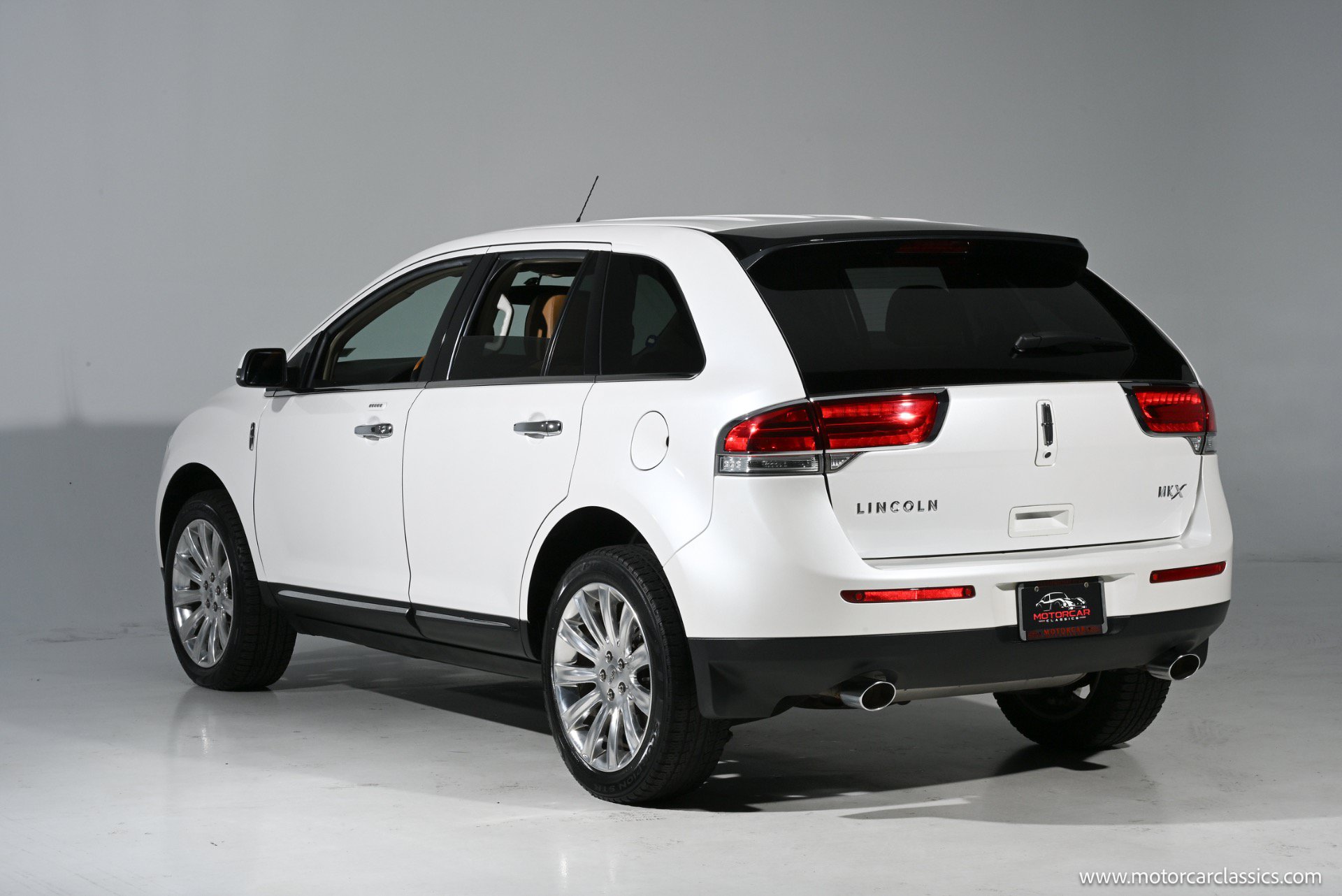 Used 2014 Lincoln MKX FWD w/ Equipment Group 101A image 4