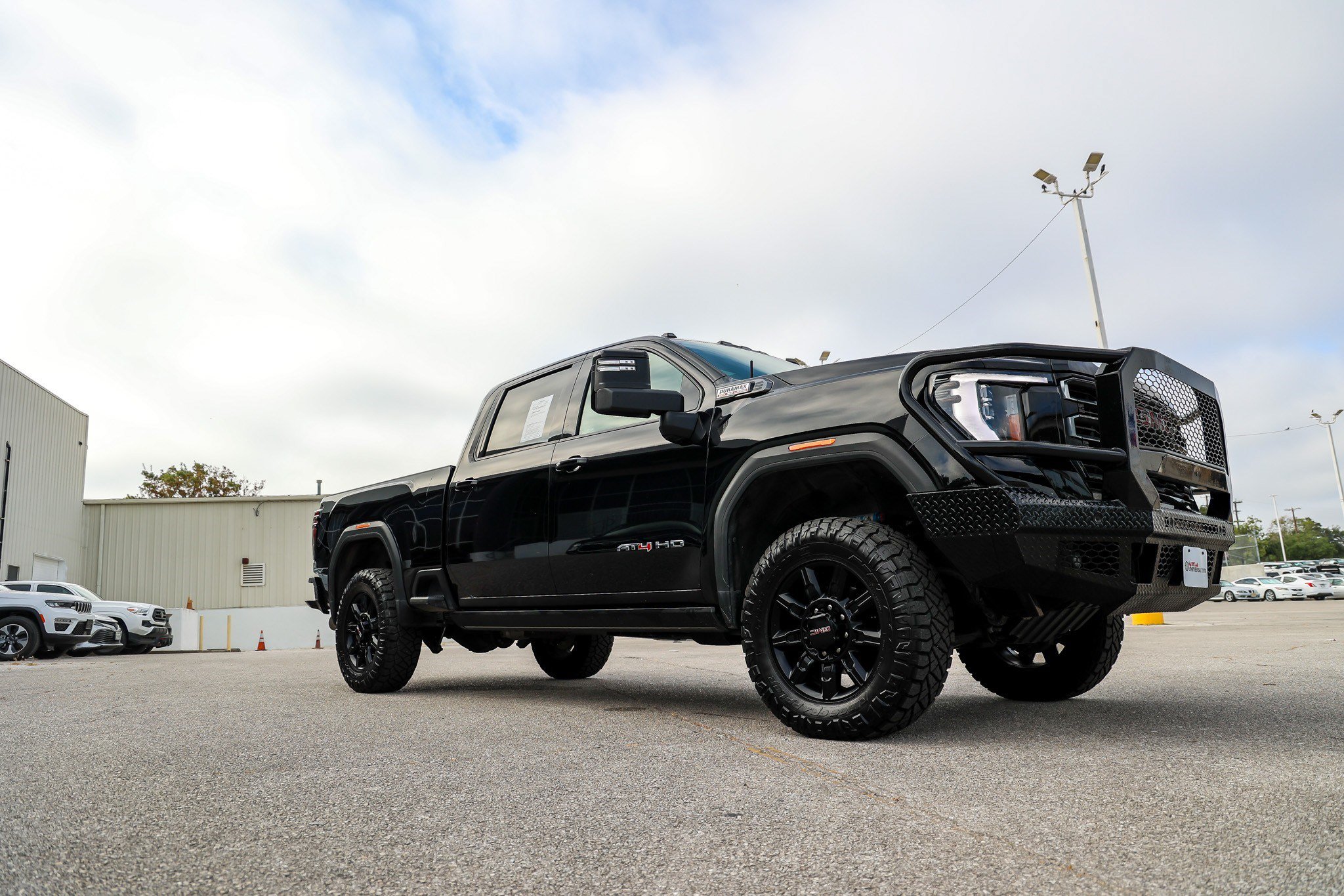 Used 2024 GMC Sierra 2500 AT4 w/ AT4 Premium Plus Package AWD/4WD image 7