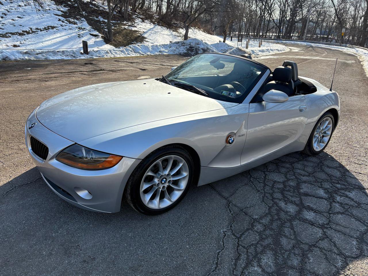 Used 2004 BMW Z4 2.5i image 13