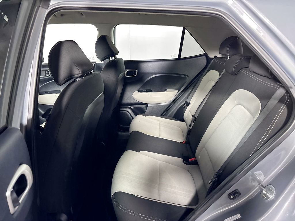 Used 2020 Hyundai Venue SEL image 19