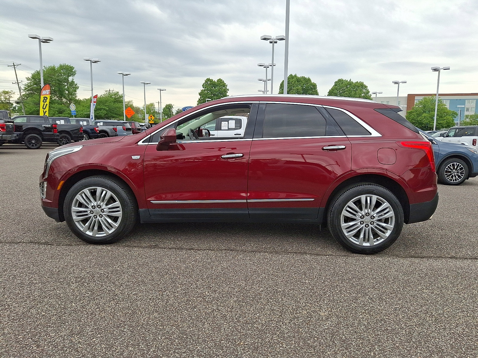 Used 2017 Cadillac XT5 Premium Luxury FWD image 6