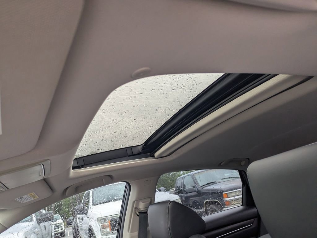 Used 2018 Honda Accord Touring image 15