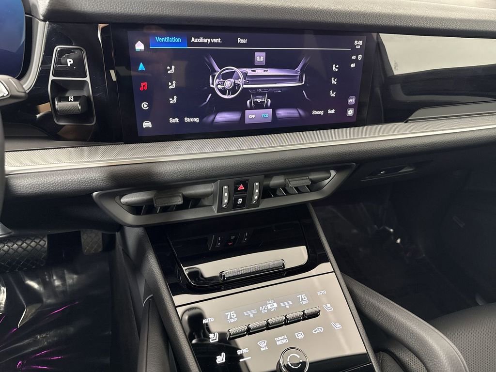 Certified 2025 Porsche Cayenne image 30